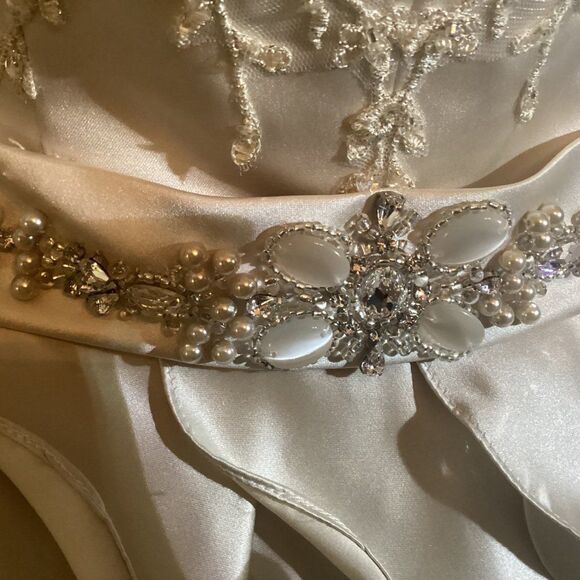 90% OFF Brand New   . Wedding Dress	coco anais	AG.23	526	Size	8/Tag si - Picture 5 of 9